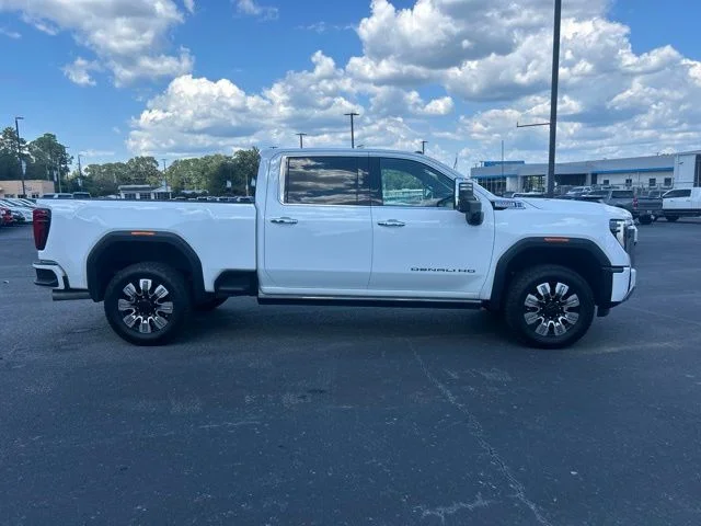 Used 2025 White GMC Denali image 5