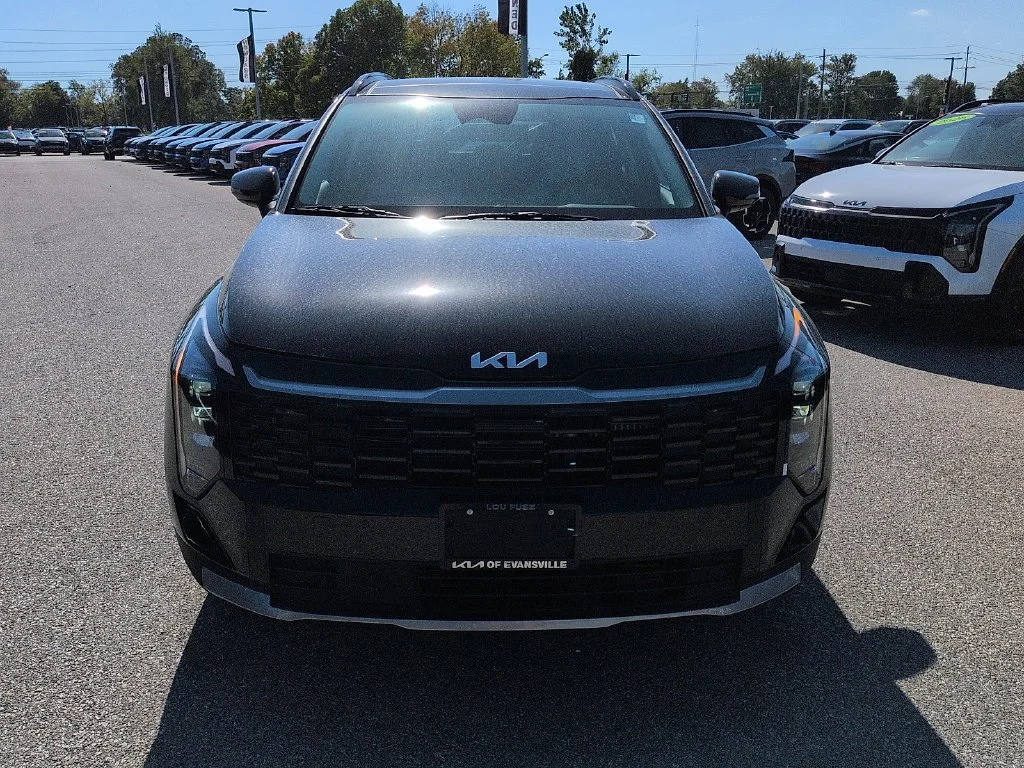 New 2027 Fusion Black Kia EX image 3