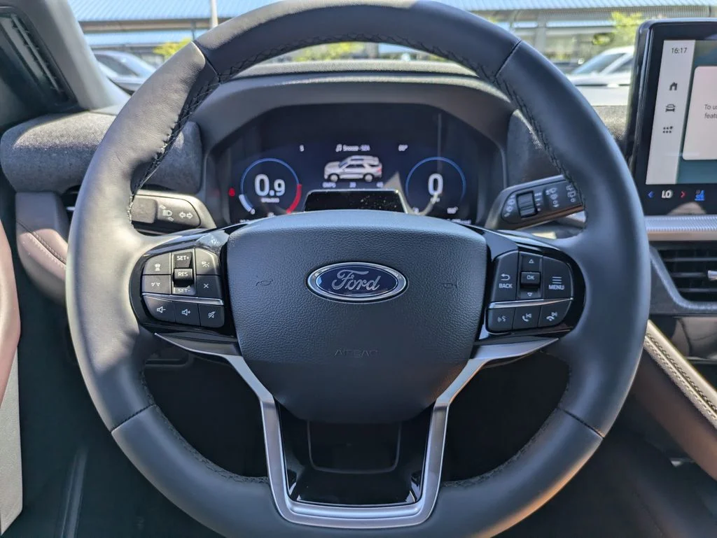 New 2026 Star White Metallic Tri-Coat Ford Platinum image 27