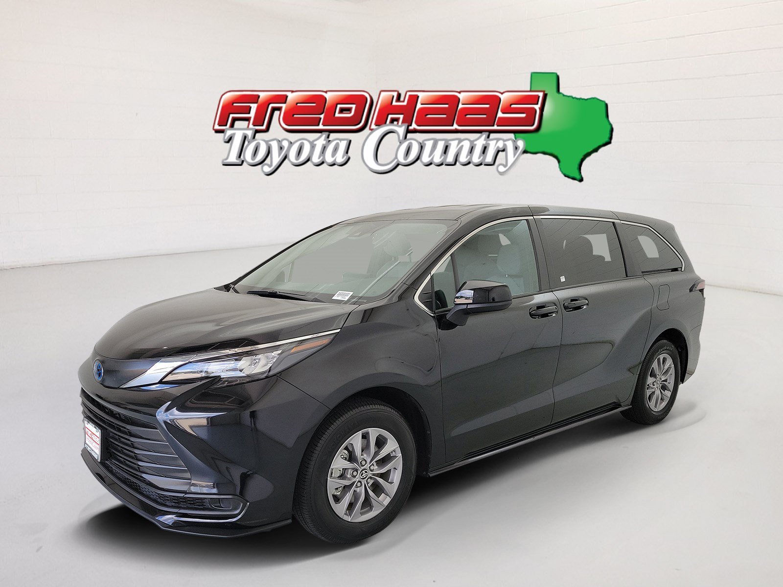 2025 Toyota Sienna LE