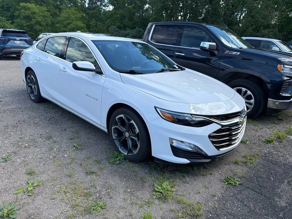 Used 2022 Chevrolet Malibu 1LT with VIN 1G1ZD5ST7NF215422 for sale in Clinton, MI