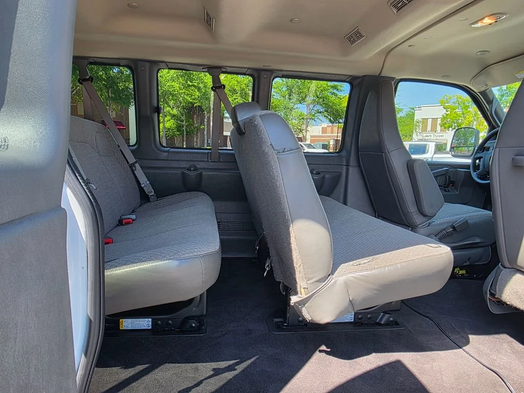 Used 2025 Summit White Chevrolet 1LS image 23