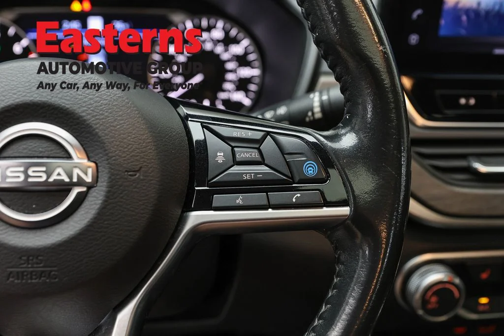 Used 2023 Black Nissan 2.5 SV image 16