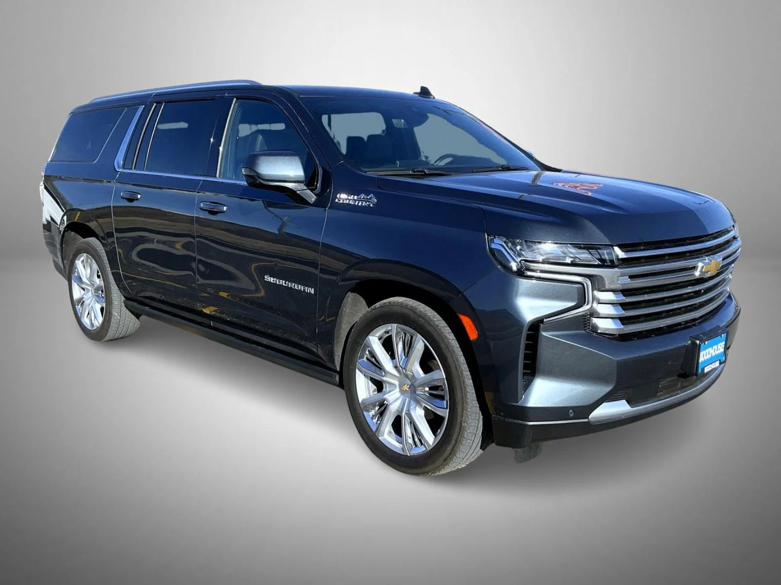 Used 2021 Gray Chevrolet High Country image 3