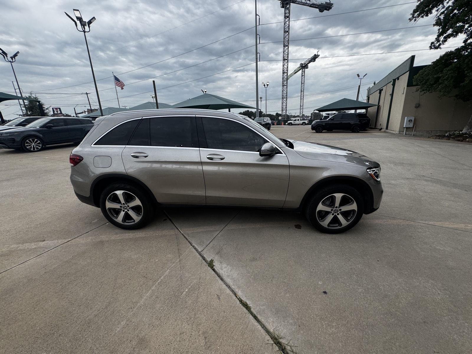 Used 2020 Mojave Silver Metallic Mercedes-Benz GLC 300 SUV image 9