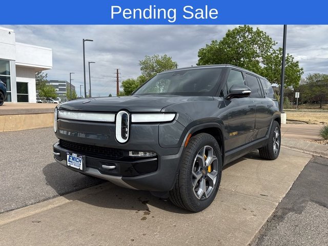 2024 Rivian R1S Adventure