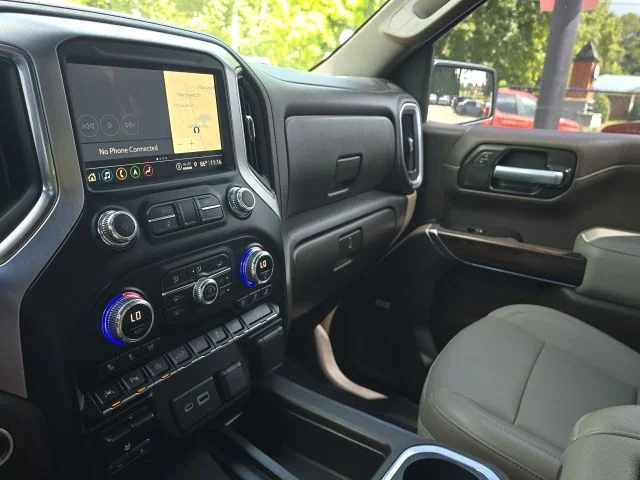 Used 2021 White GMC SLT image 29