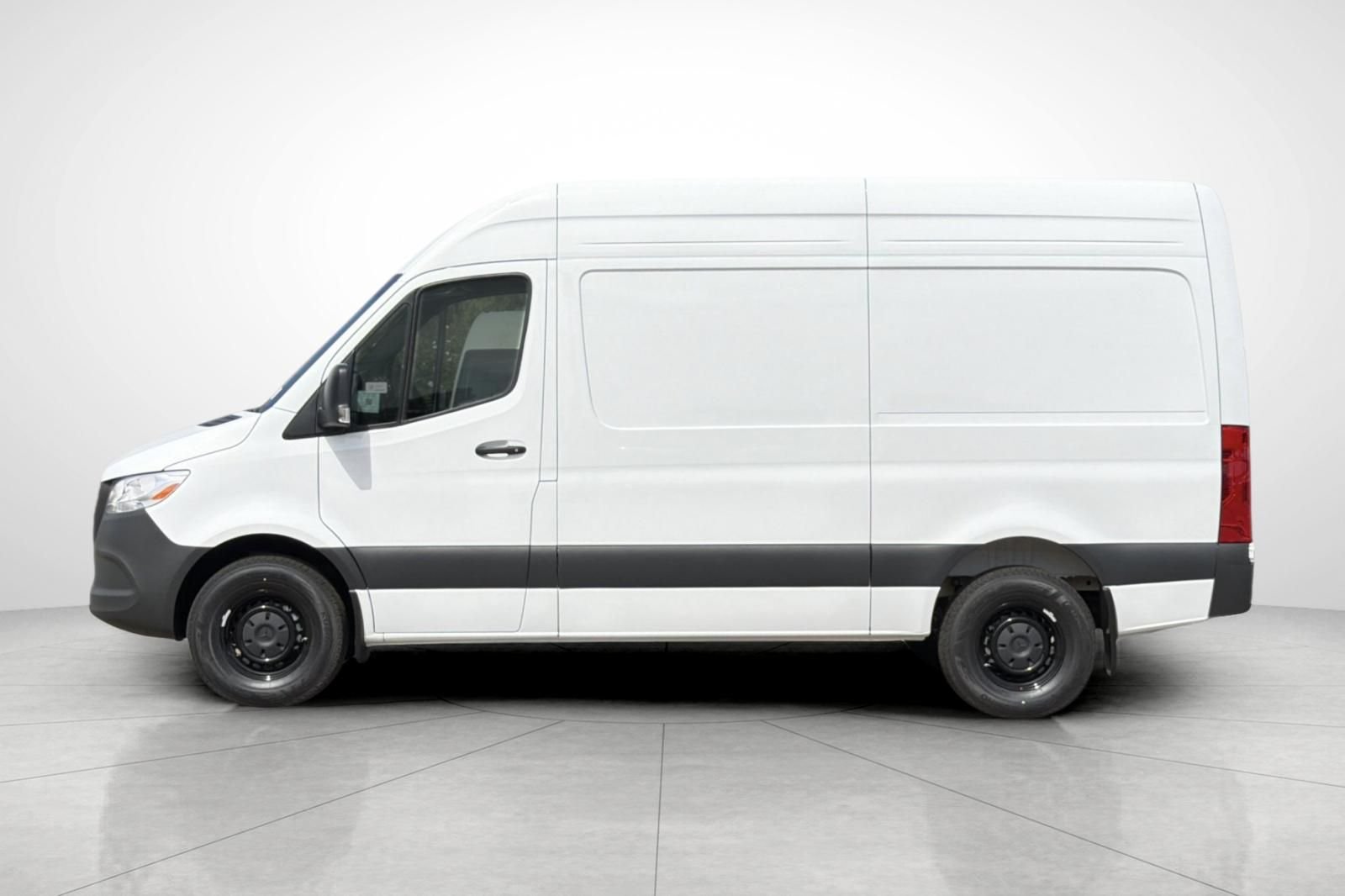 New 2026 Arctic White Mercedes-Benz Cargo 144 WB image 26