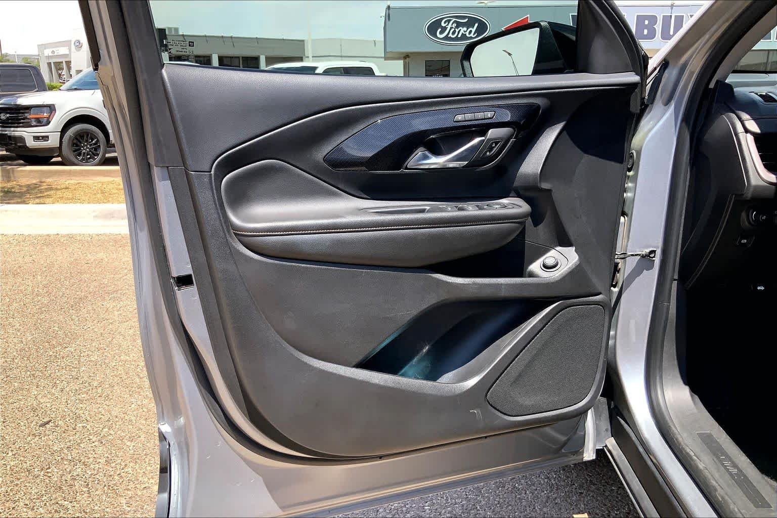 Used 2023 Sterling Metallic GMC AT4 image 22