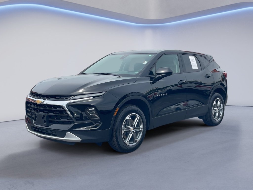 Used 2025 Black Chevrolet LT image 21