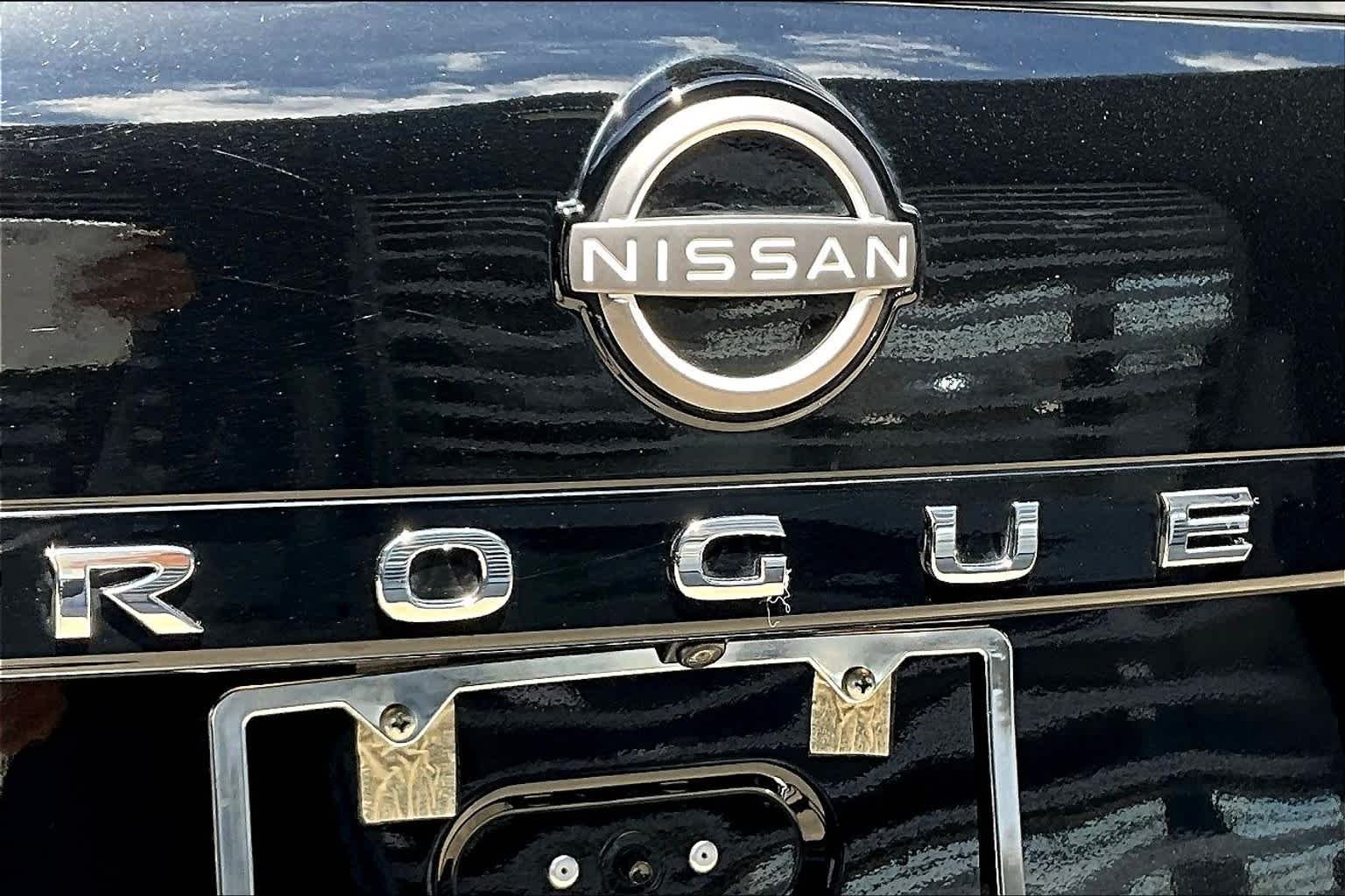 Used 2023 Super Black Nissan S image 29