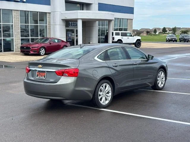 Used 2016 Heather Gray Metallic Chevrolet  image 3