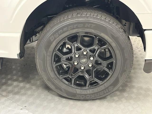 New 2026 Oxford White Ford XLT image 22