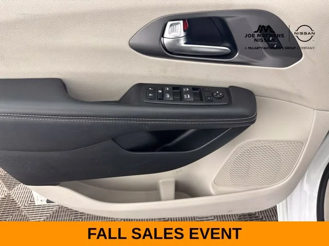 Used 2023 White Chrysler Touring L image 25
