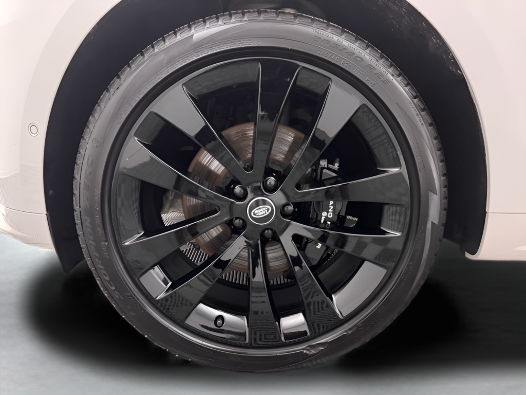 Used 2023  Land Rover SE Dynamic image 42