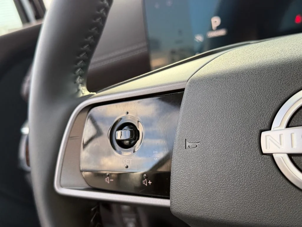 Certified Used 2025 White Nissan Platinum image 28