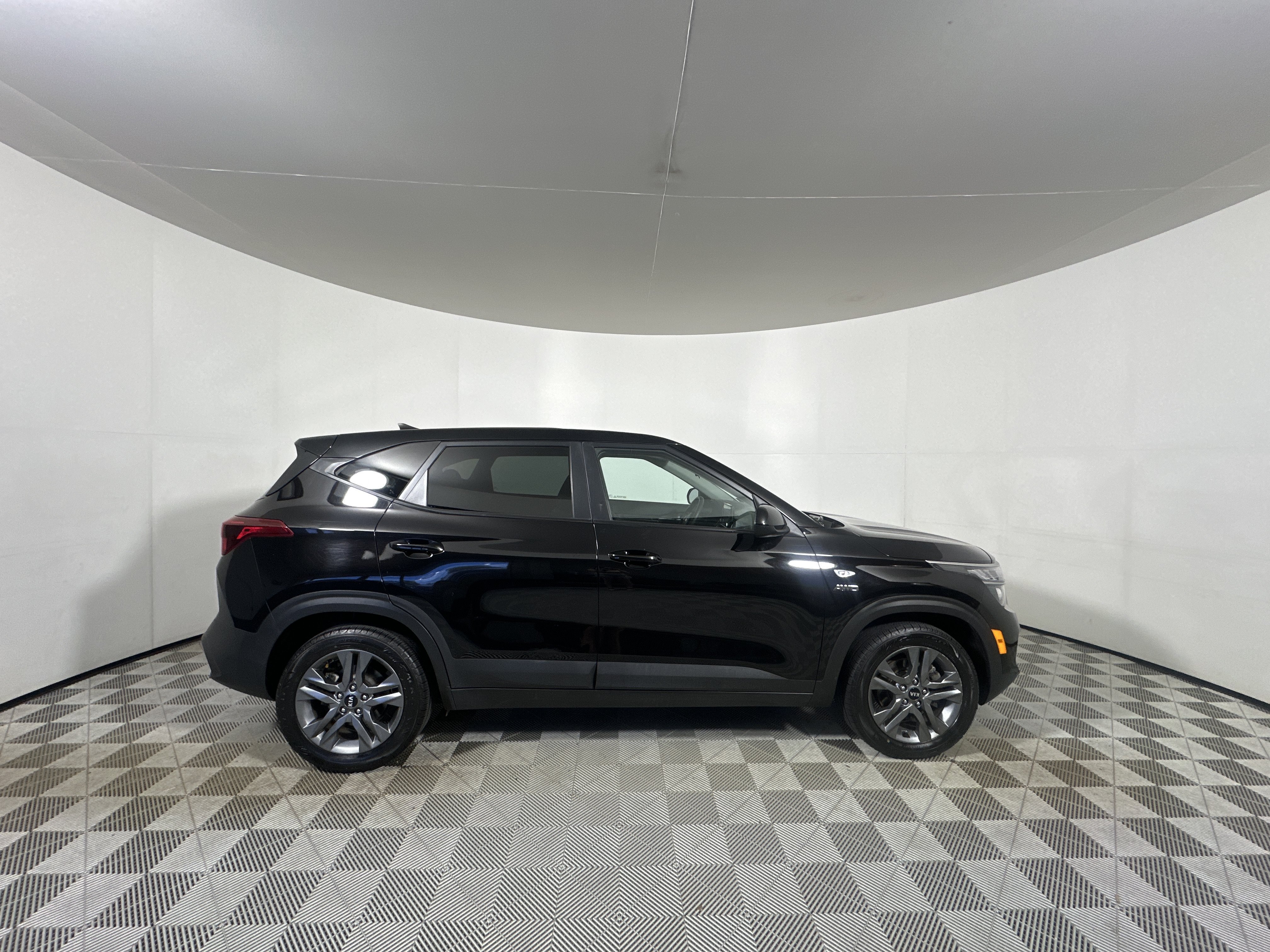 2021 Kia Seltos LX - Photo 8