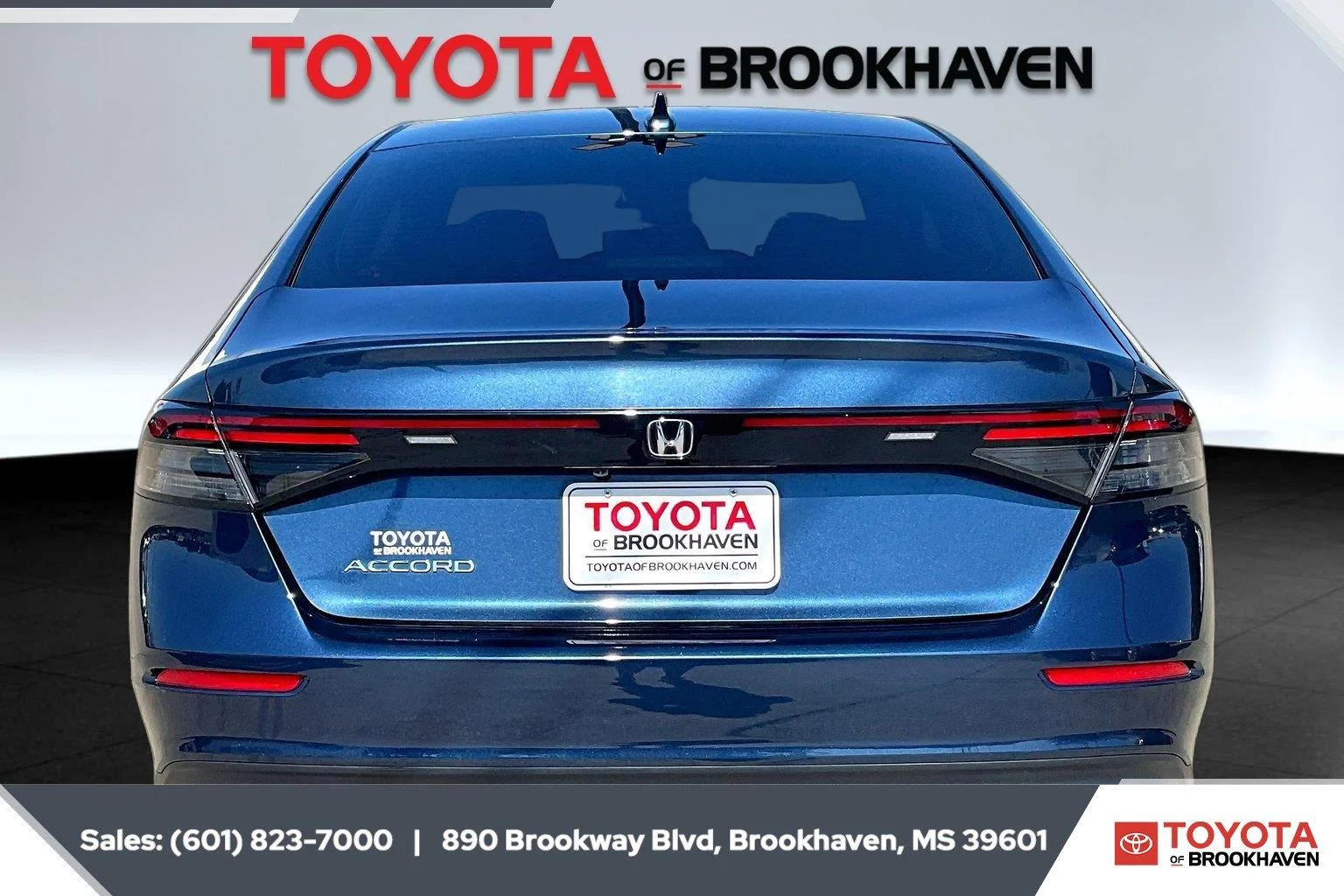 Used 2024 Canyon River Blue Metallic Honda EX image 4