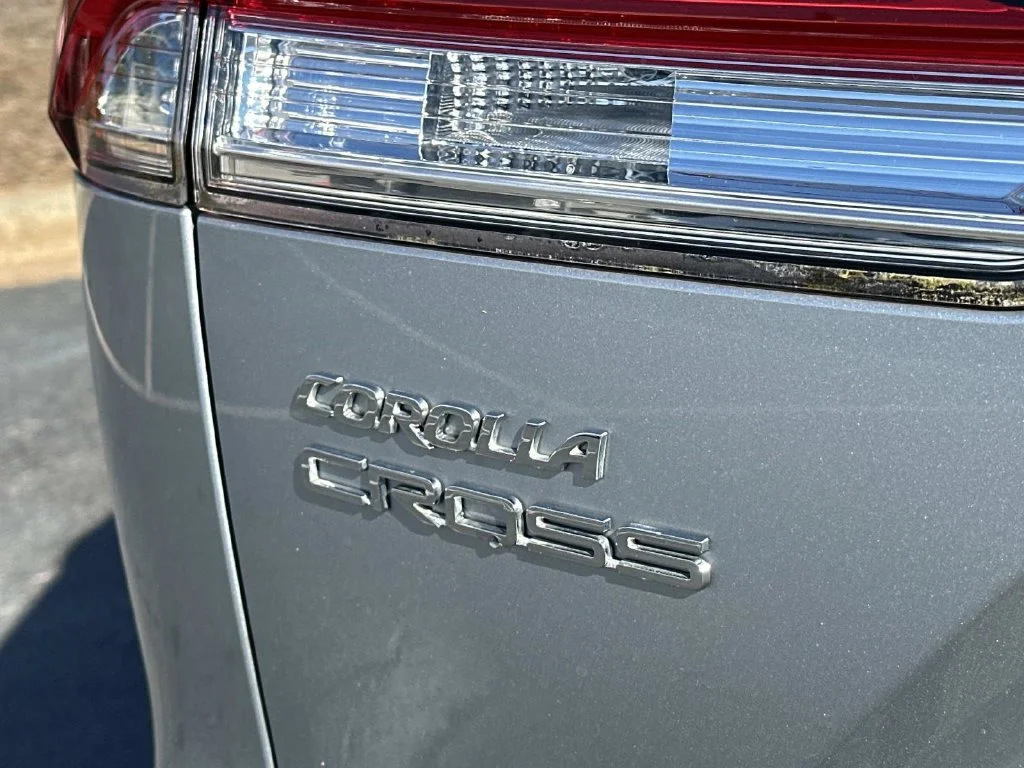 Certified Used 2022 Silver Toyota L image 10