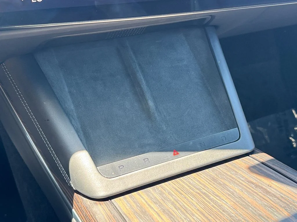 Used 2023  Tesla Base image 14