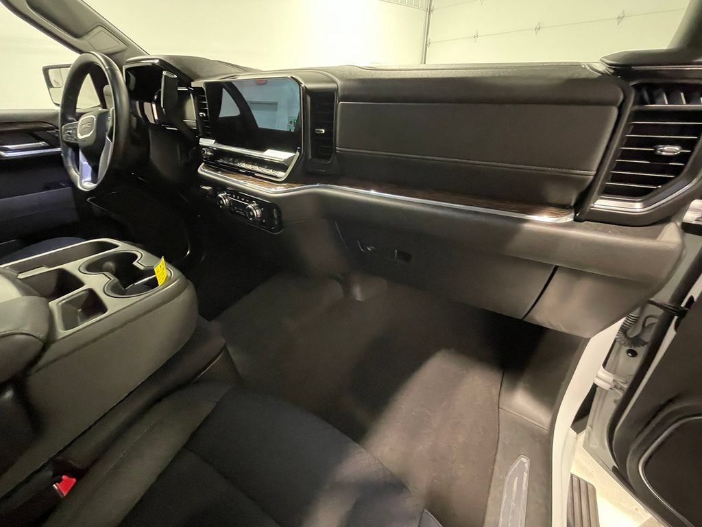 Used 2023 Summit White GMC Elevation image 26
