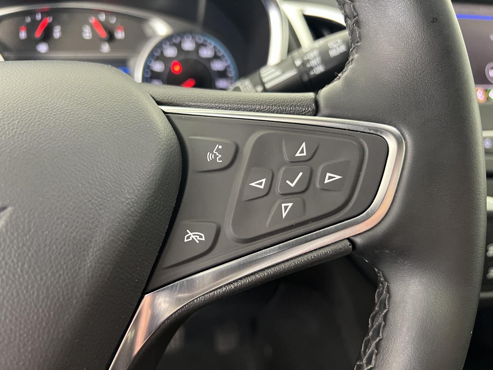 Used 2024 Summit White Chevrolet LT image 10