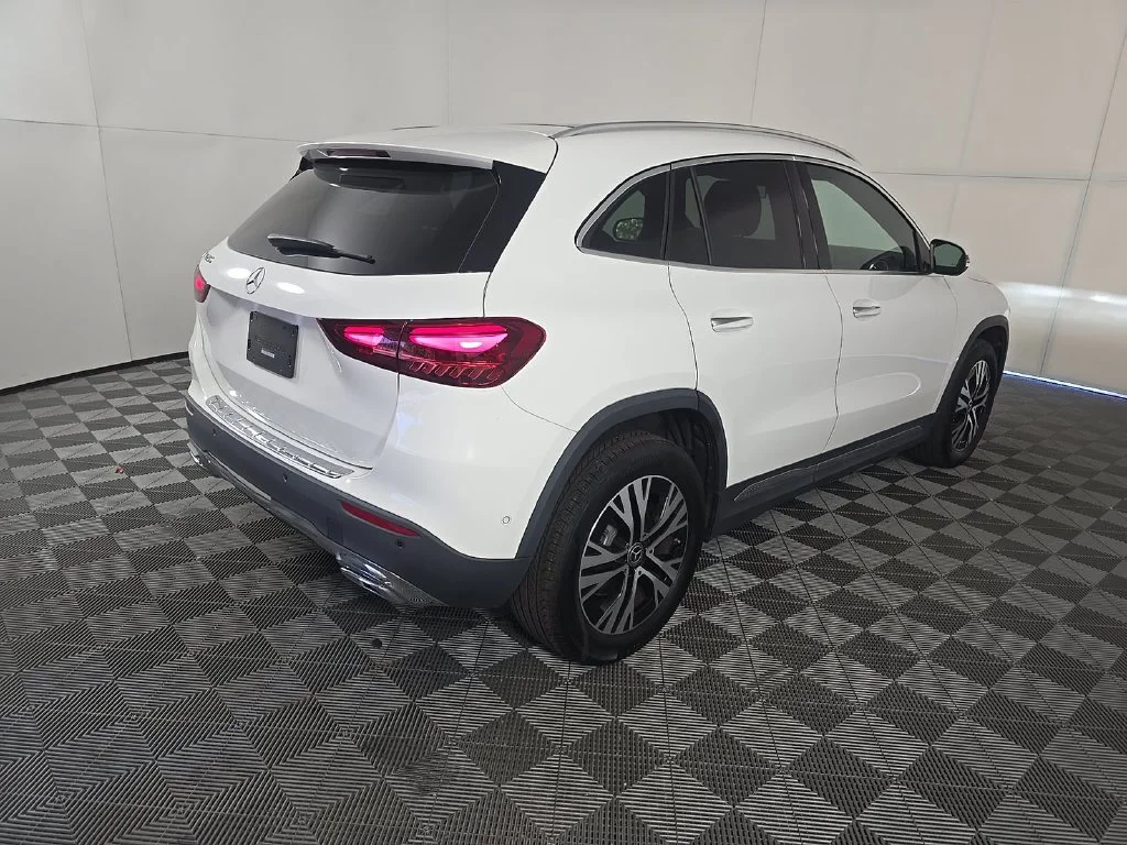 Used 2025 White Mercedes-Benz GLA 250 image 4