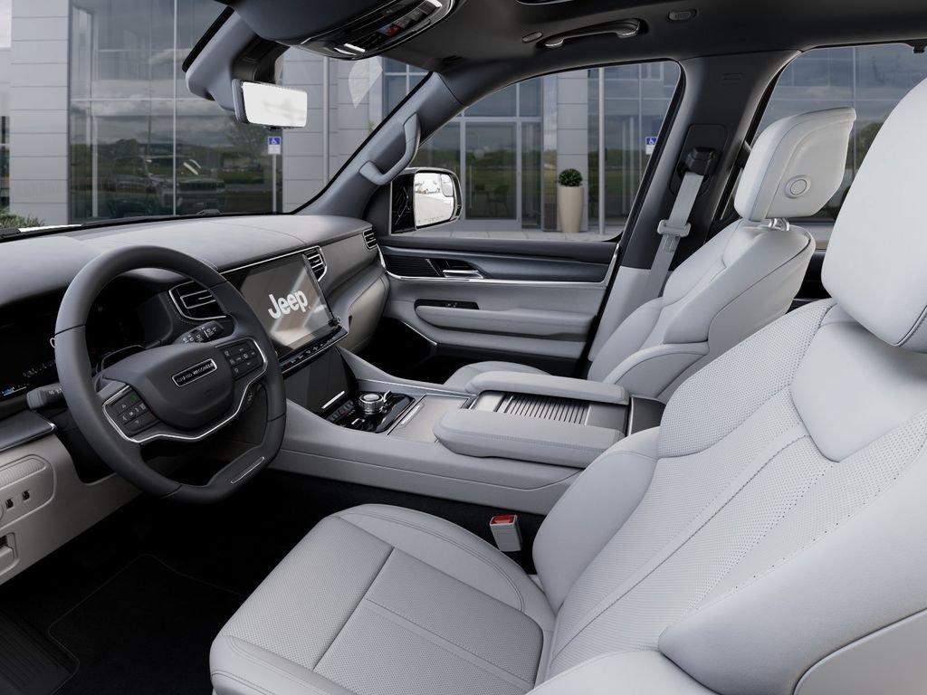 New 2026 Silver-Zynith Exterior Paint Jeep Limited Reserve image 22