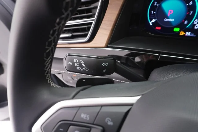 New 2026 Pure Gray Volkswagen 2.0T SE w/Technology image 28