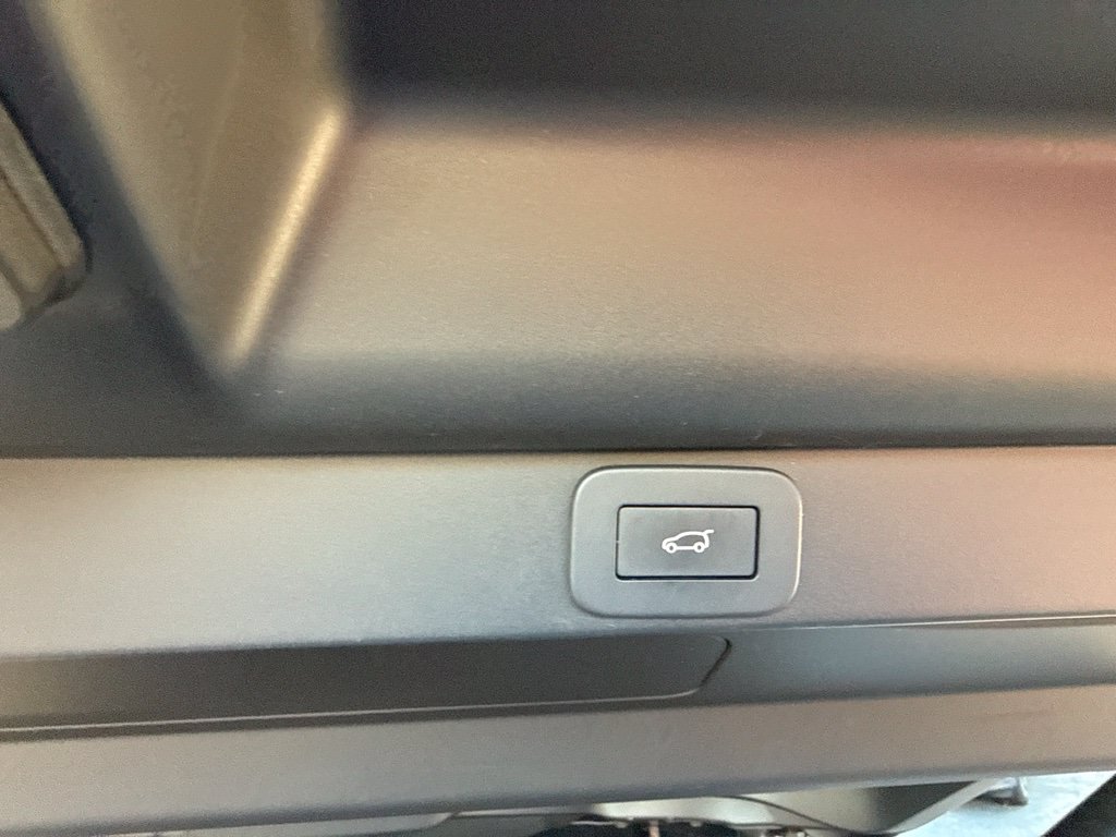 Certified Used 2024 Silver Land Rover SE image 18