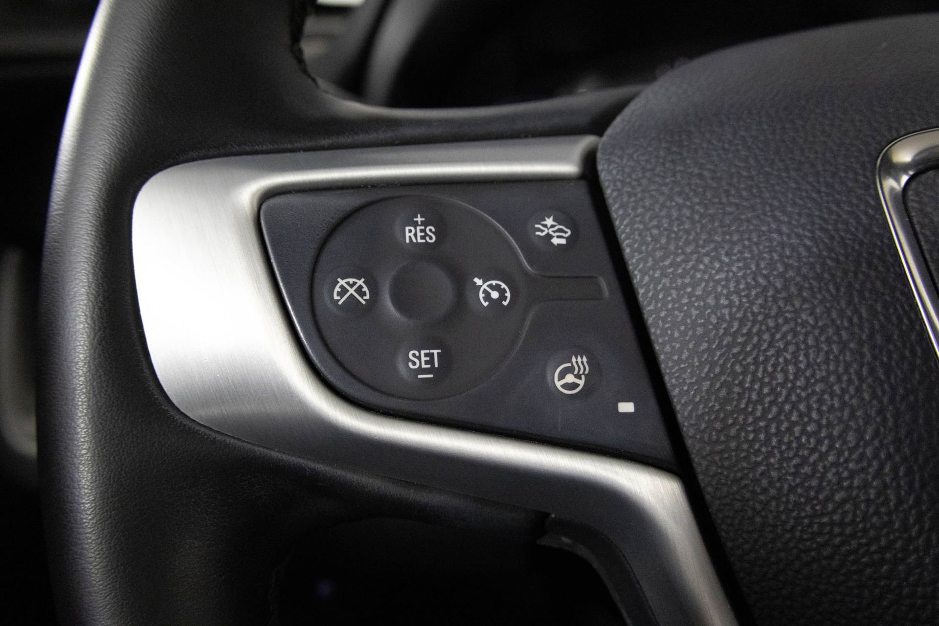 2023 GMC TERRAIN - Image 26