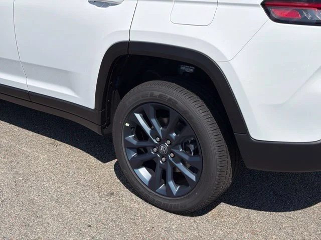 New 2026 White Jeep  image 6