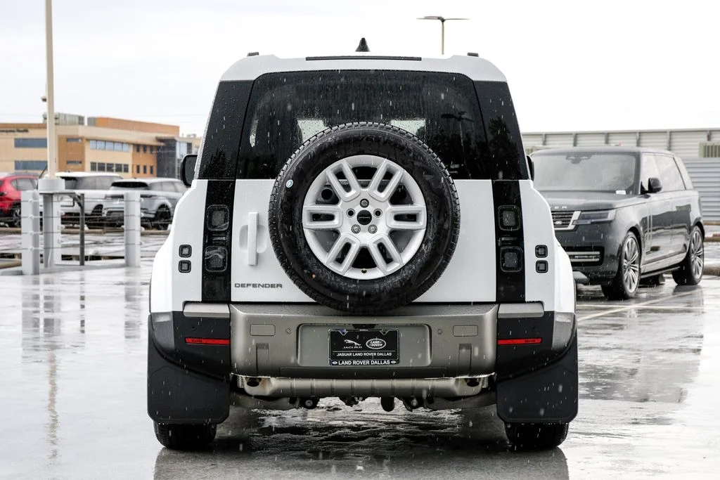 New 2026 Borasco Grey Metallic Land Rover S image 9