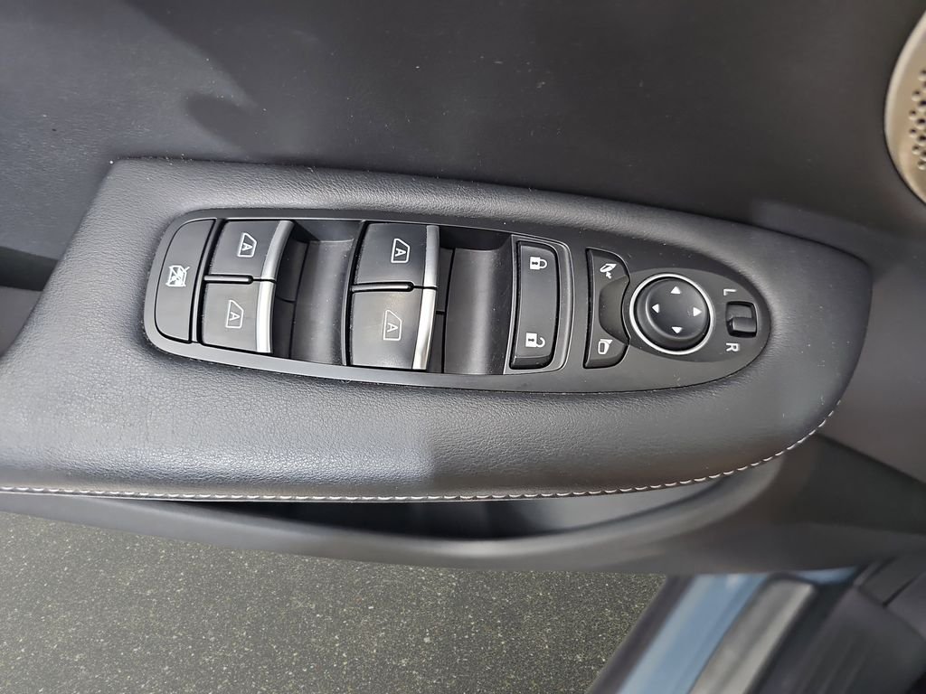 Used 2022 Gray INFINITI Autograph image 31
