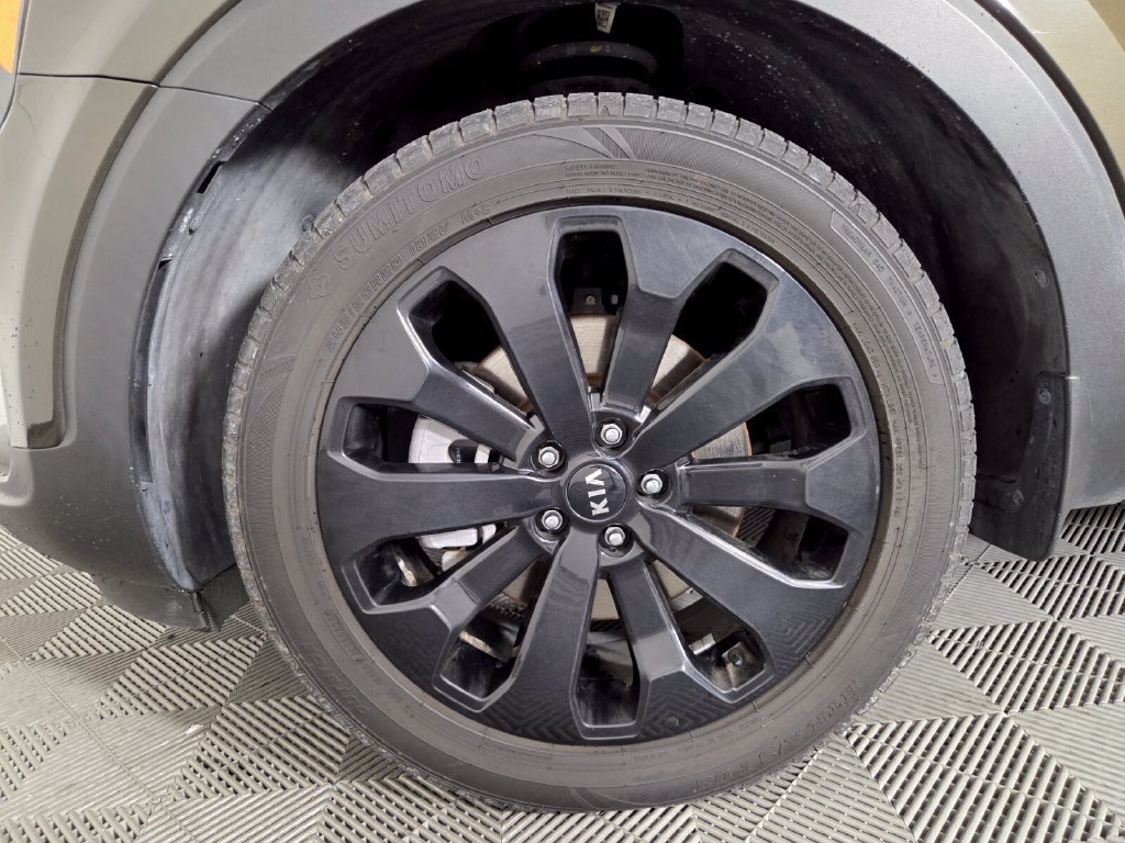 Certified Used 2021 Dark Moss Kia S image 7