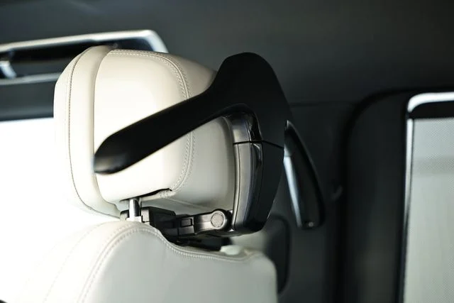 New 2026 Fuji White Land Rover SE 7 Seats image 32