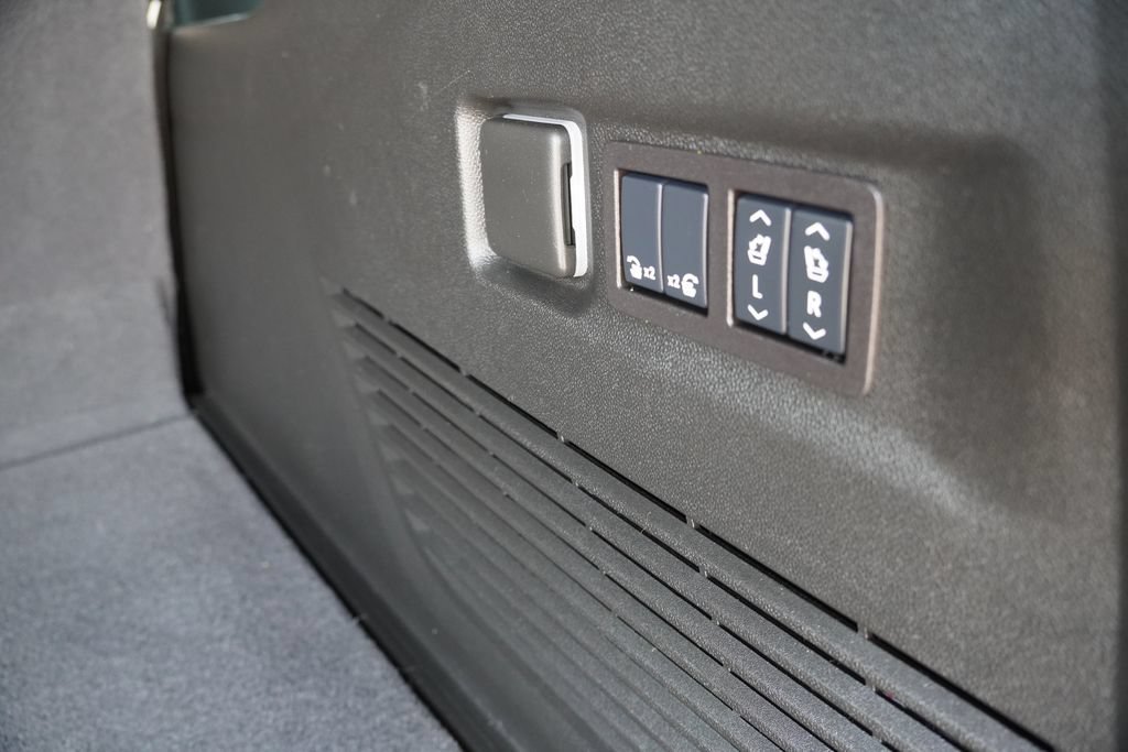 2026 Chevrolet Suburban High Country - Photo 26