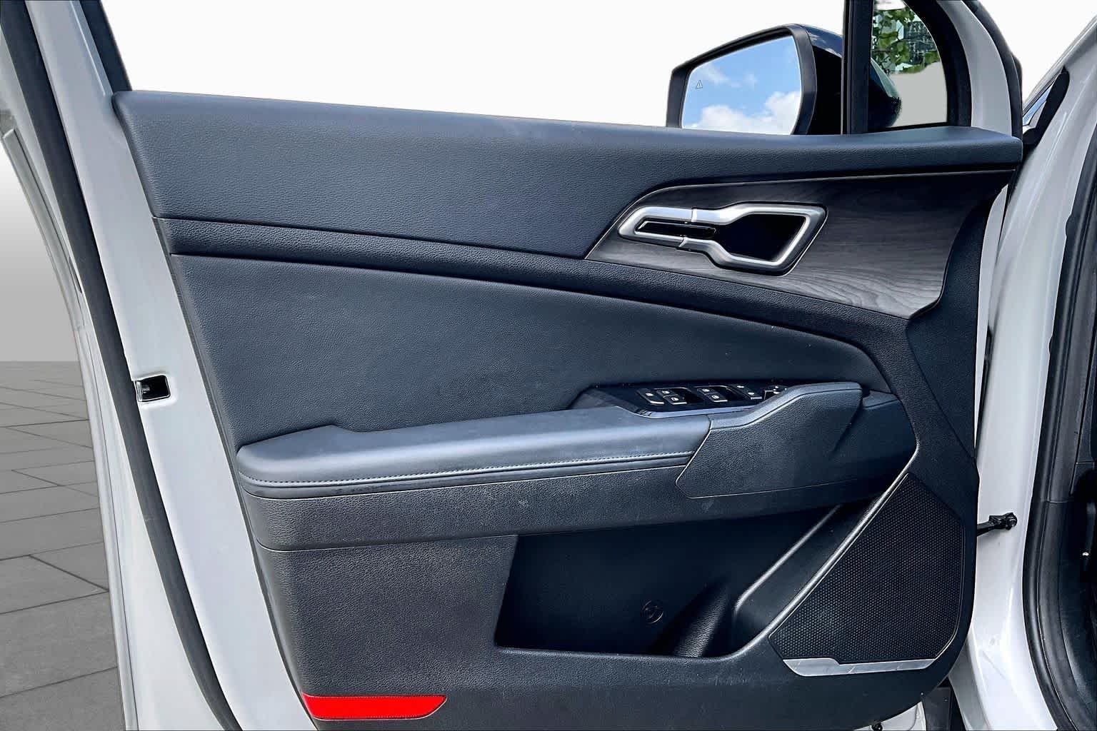 Used 2025 Wolf Gray Kia X-Line image 20