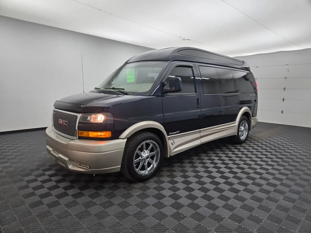 2023 GMC Savana Cargo Work Van - Photo 11