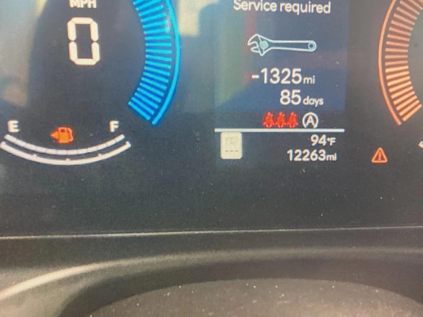 Used 2025 Ultimate Red Hyundai SE image 9