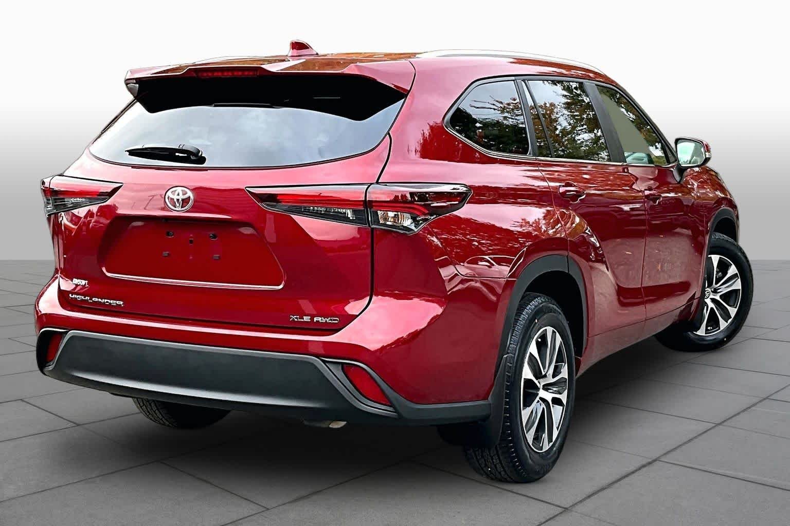 Used 2024 Ruby Flare Pearl Toyota XLE image 13