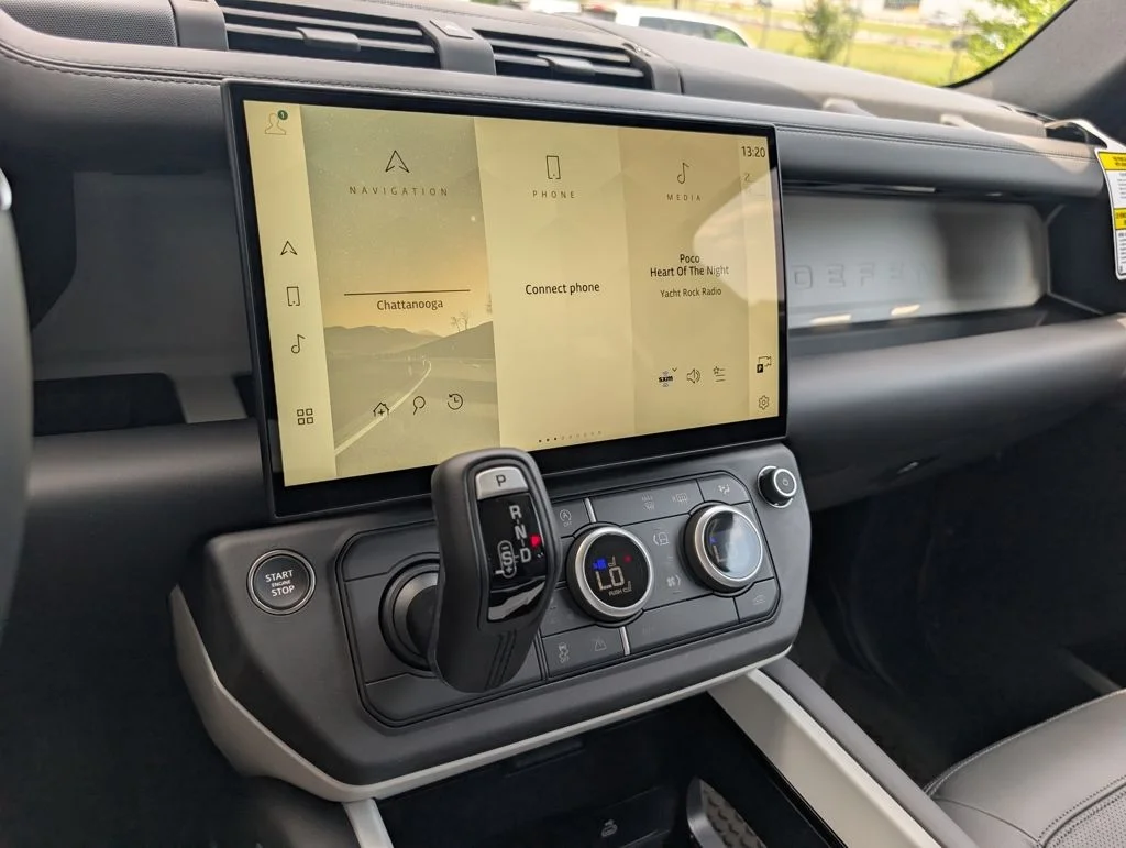 New 2026 Woolstone Green Land Rover S image 31