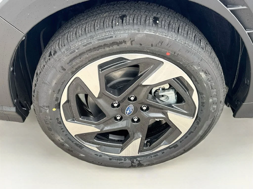 New 2027 Silver Subaru Limited image 38