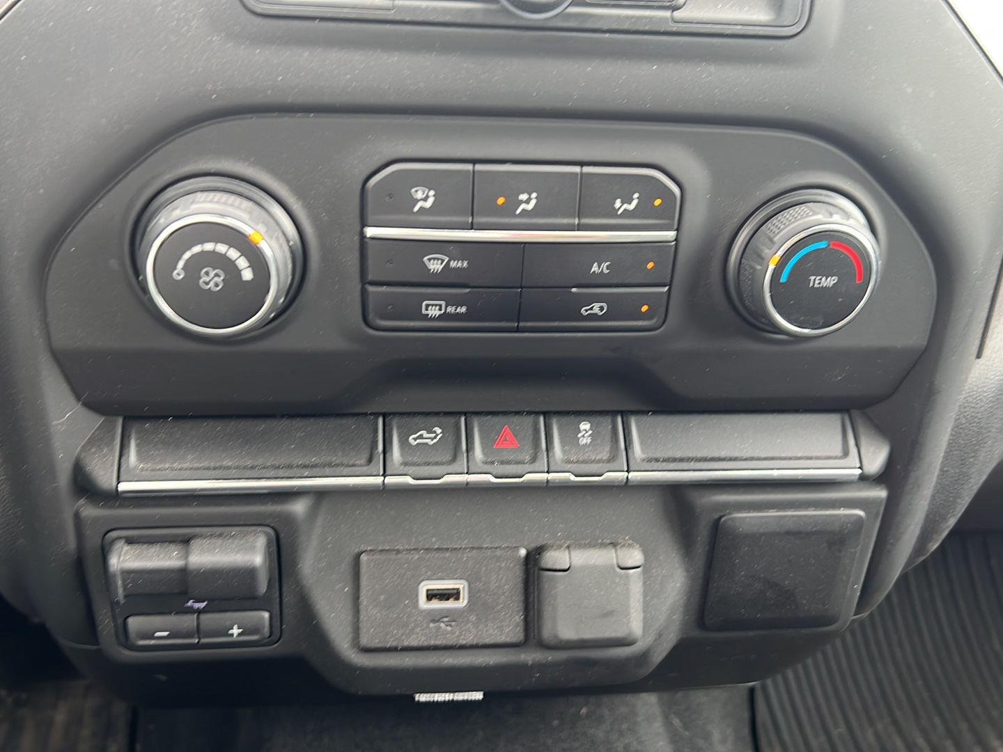 Used 2019 Black Chevrolet Custom image 8