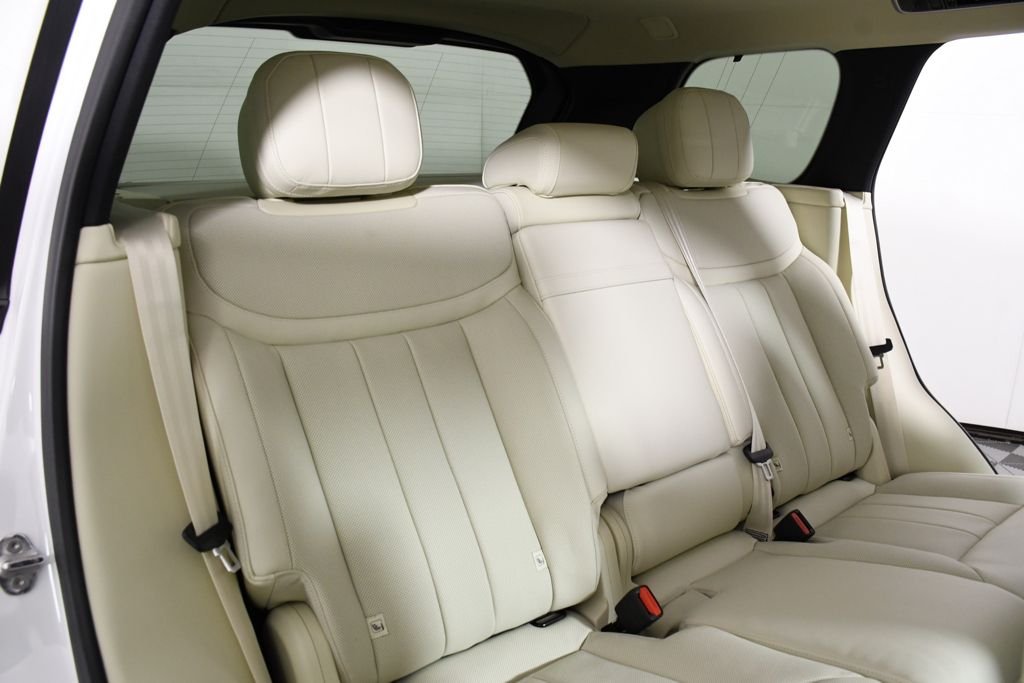 New 2026 Ostuni Pearl W Land Rover SE image 22