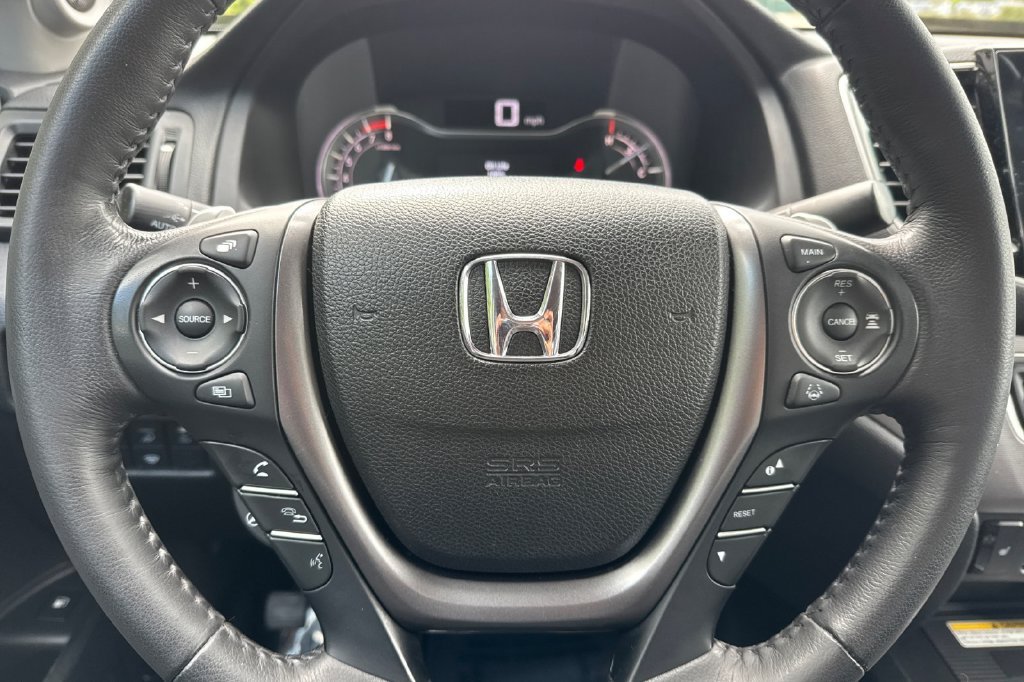 Certified Used 2023 Platinum White Pearl Honda RTL-E image 27
