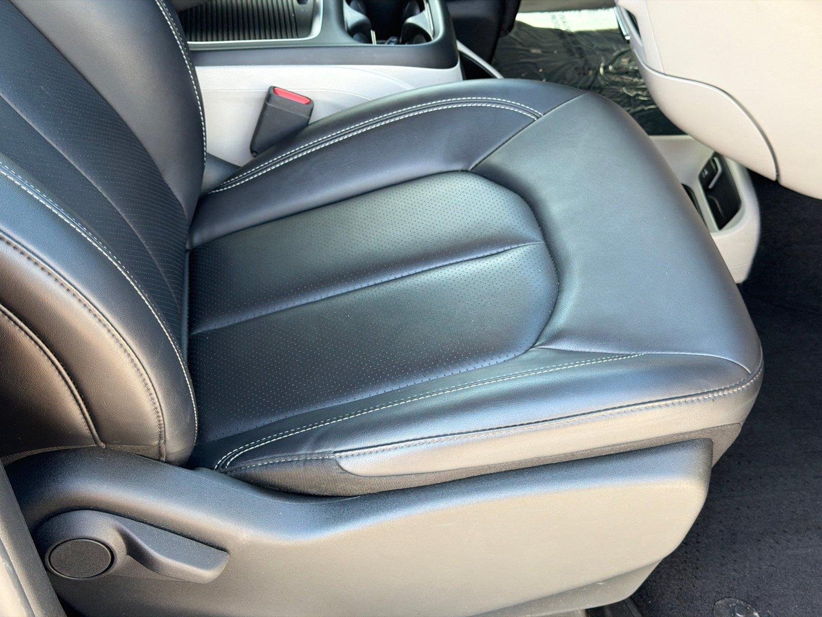 Used 2024 Fathom Blue Pearlcoat Chrysler Touring L image 30