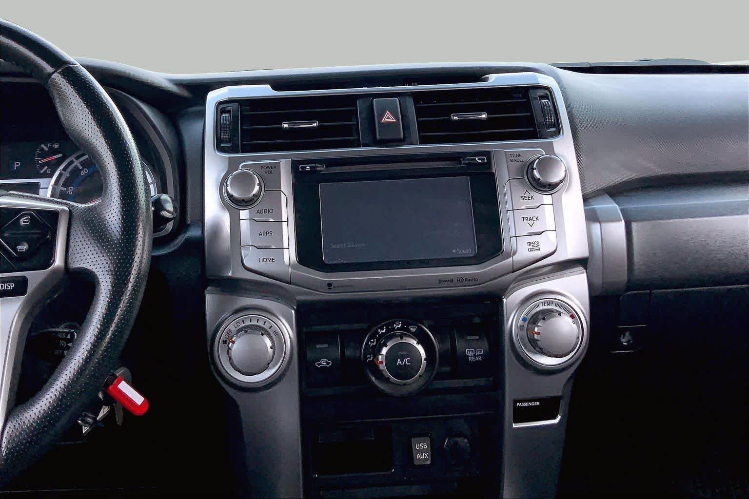 Used 2016 Classic Silver Metallic Toyota SR5 image 7