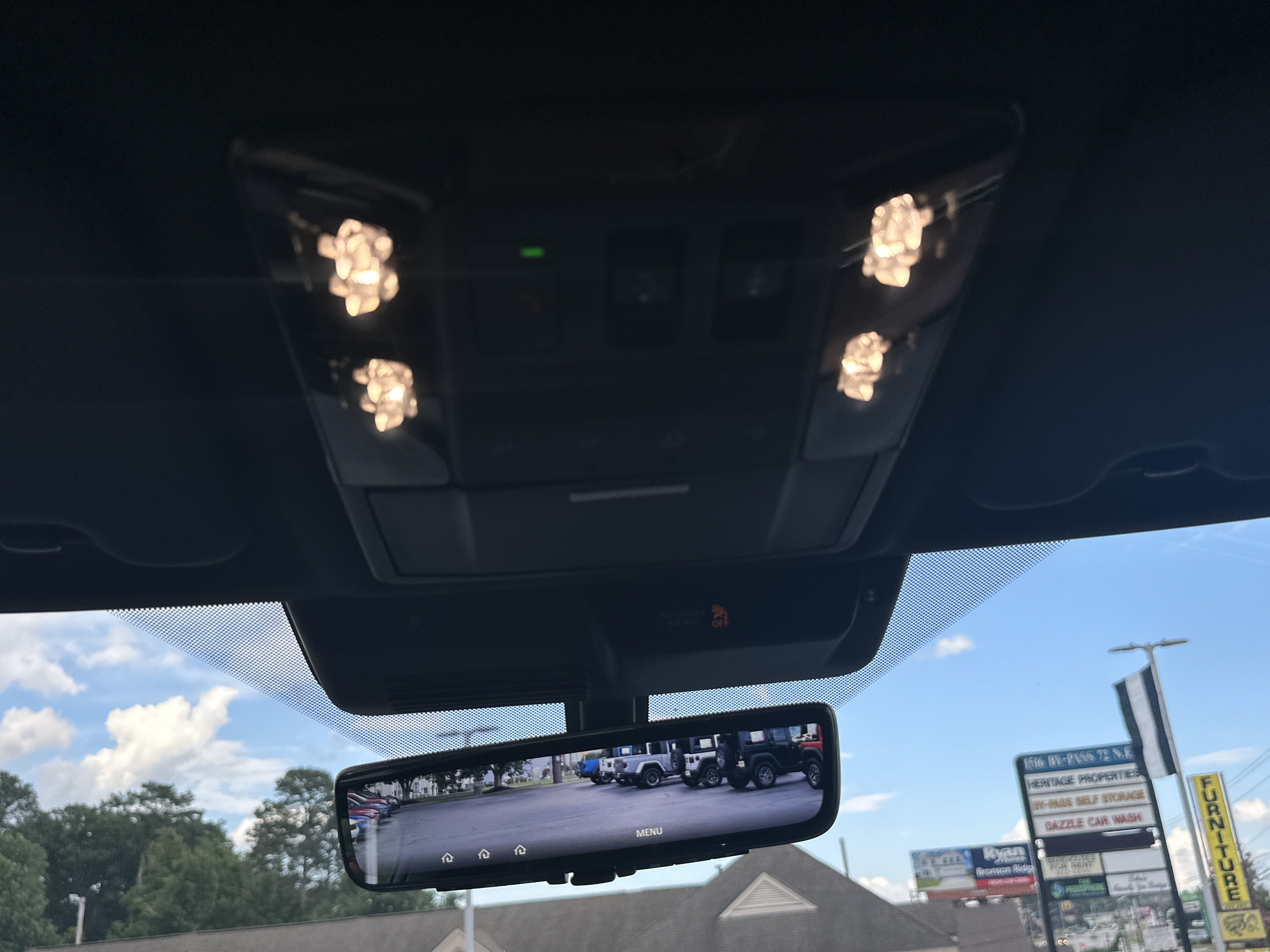 Used 2025  Mitsubishi SEL image 23