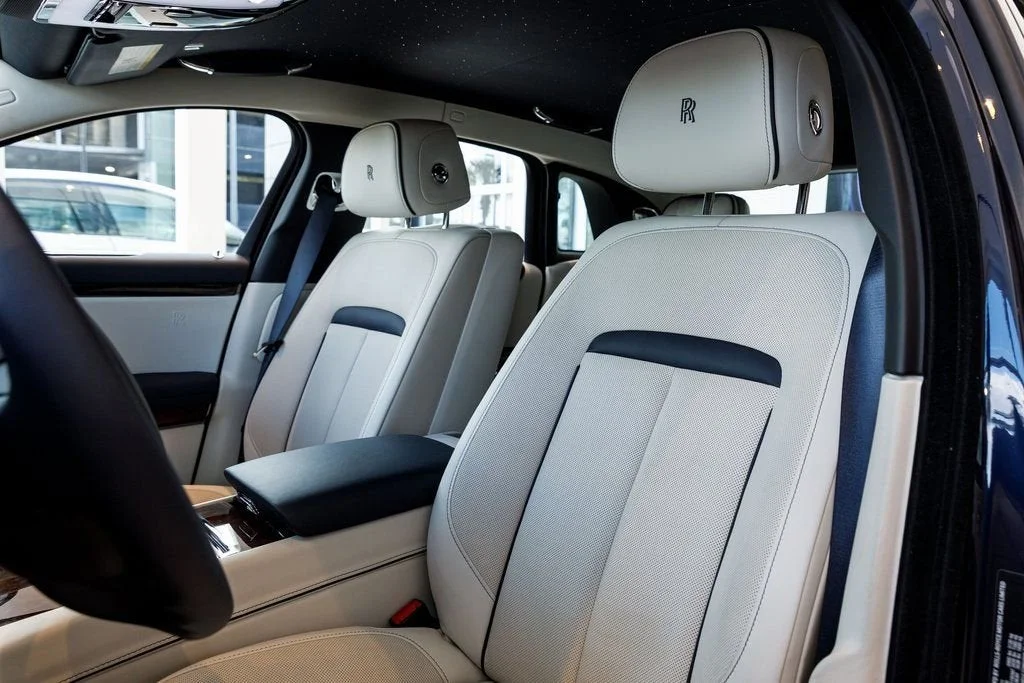 Used 2021 Midnight Sapphire Rolls-Royce  image 31